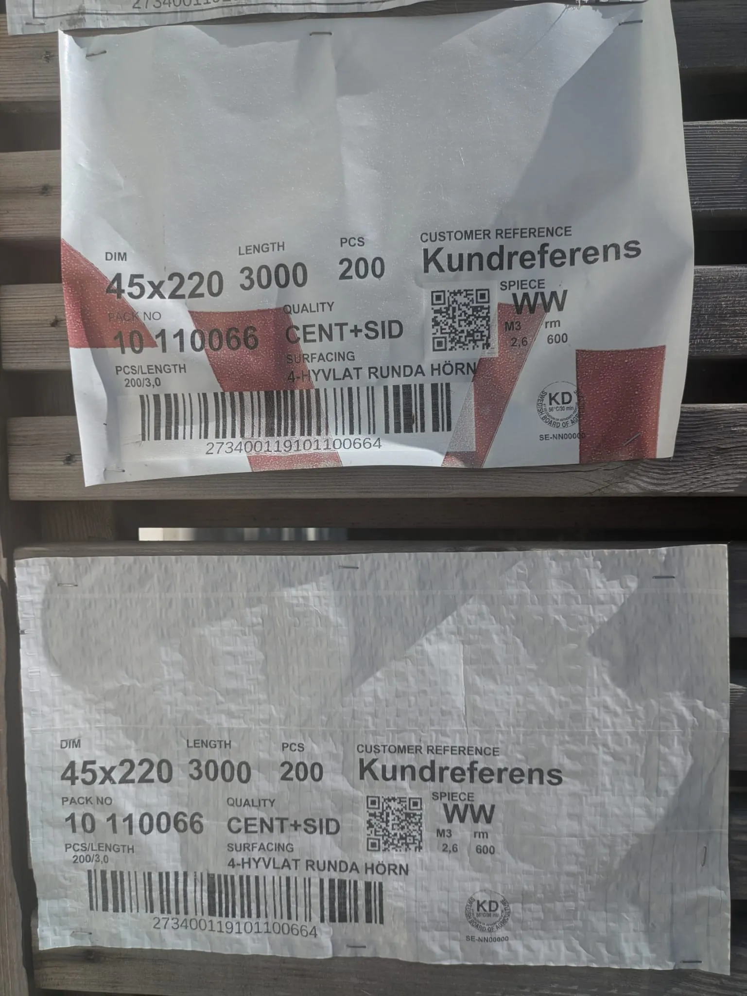 Paketinformation, QR-kod och streckkod tryckt direkt på emballageplast